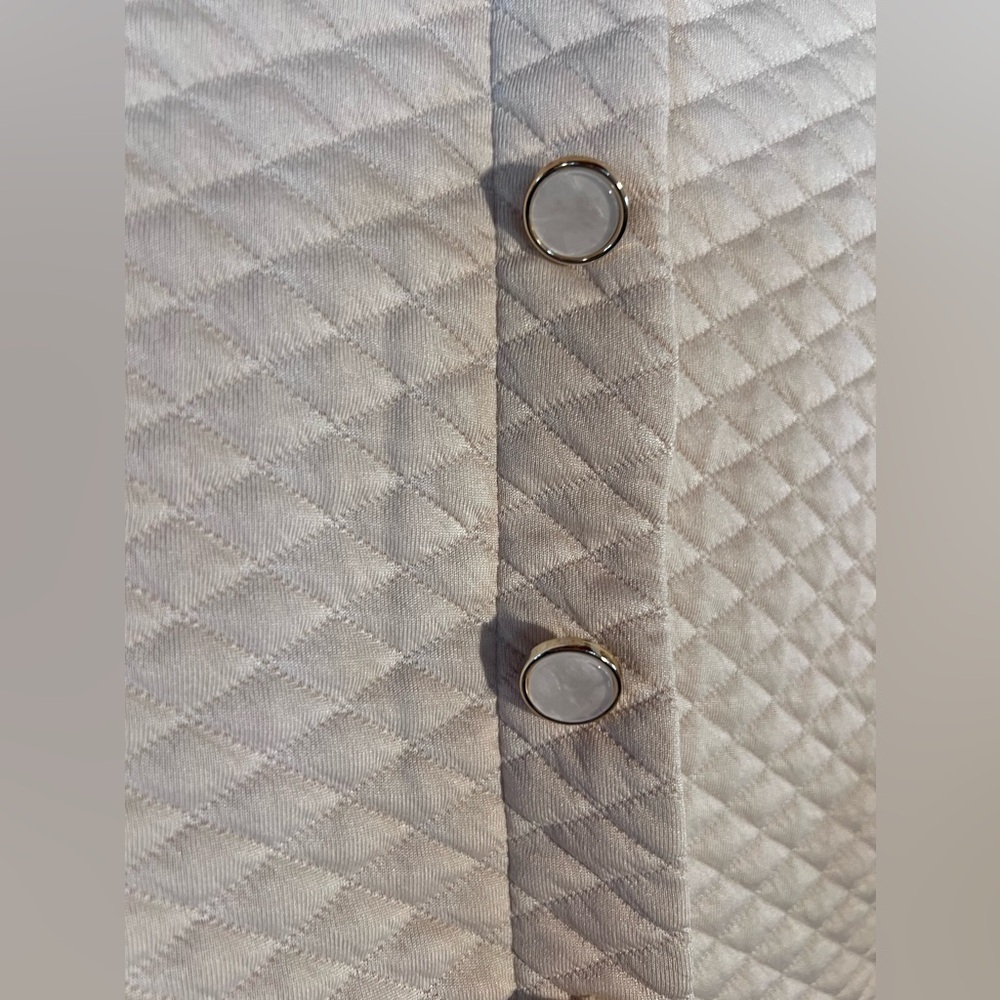 Women's Beige Quilted Top with Ruffle, Size Large - Picture 4 of 5